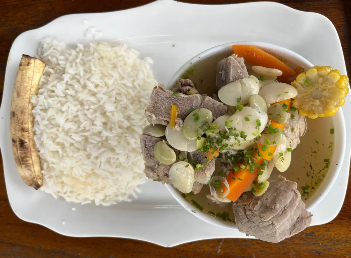 Caldo De Hueso De Cerdo